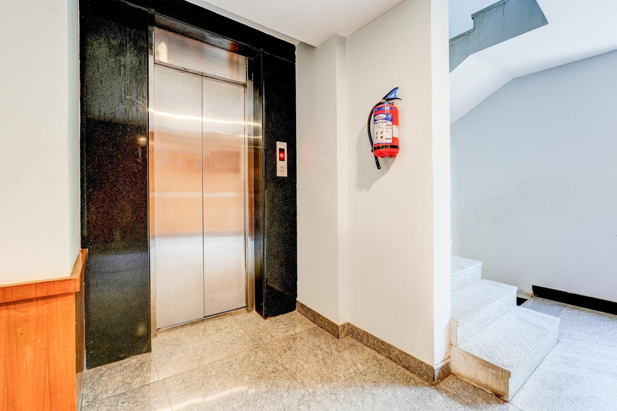 Hotel O V3R Residency Bangalore Bagian luar foto