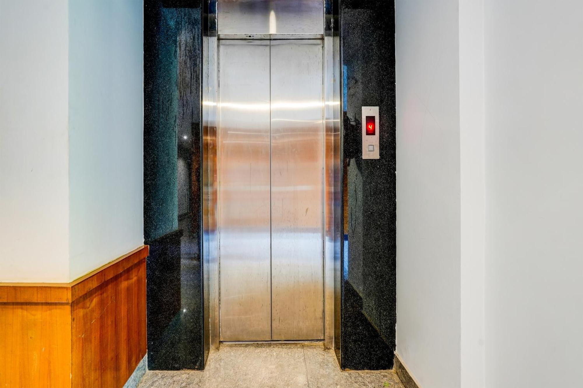 Hotel O V3R Residency Bangalore Bagian luar foto